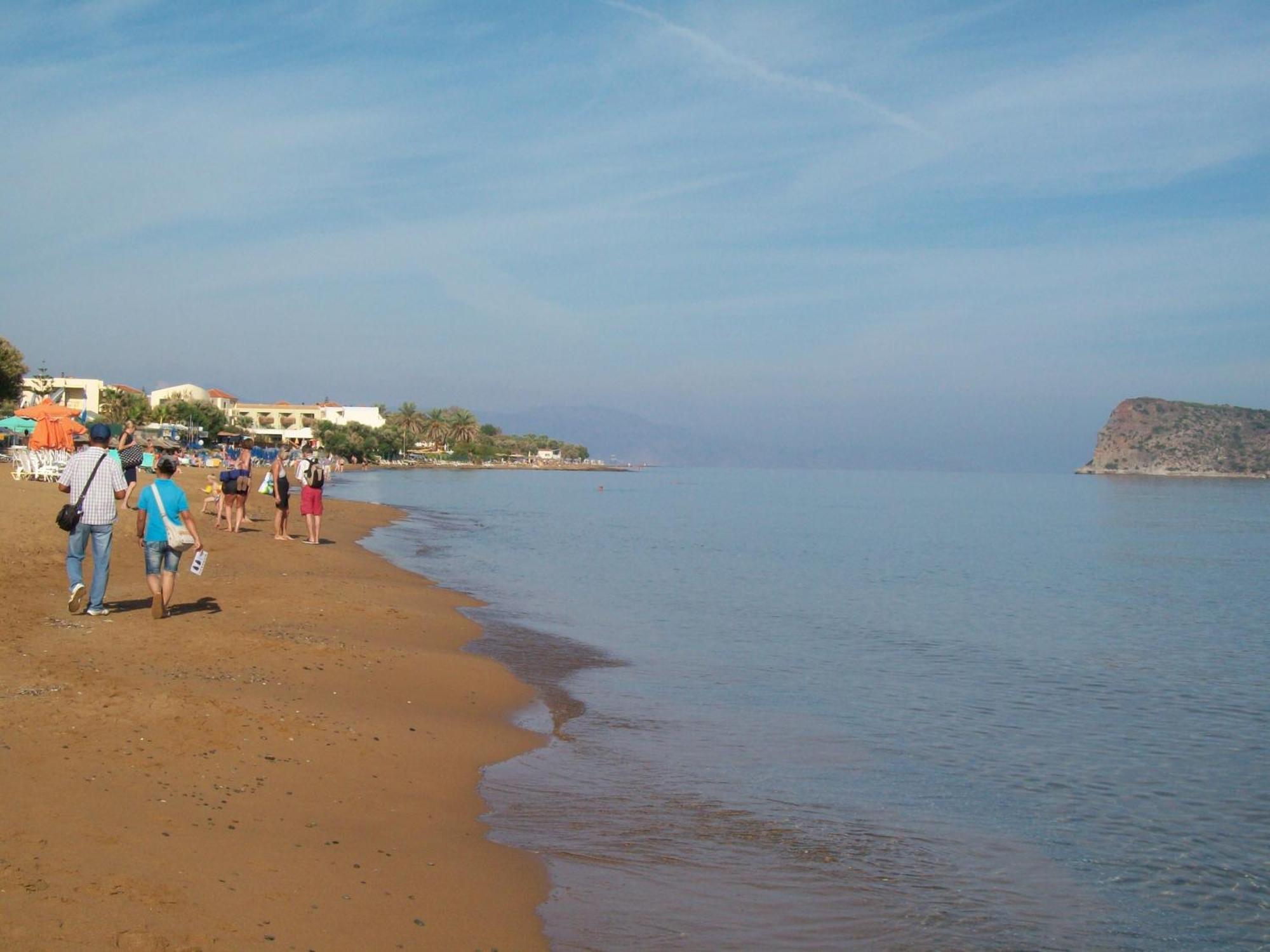 Kato Stalos Beach Dış mekan fotoğraf