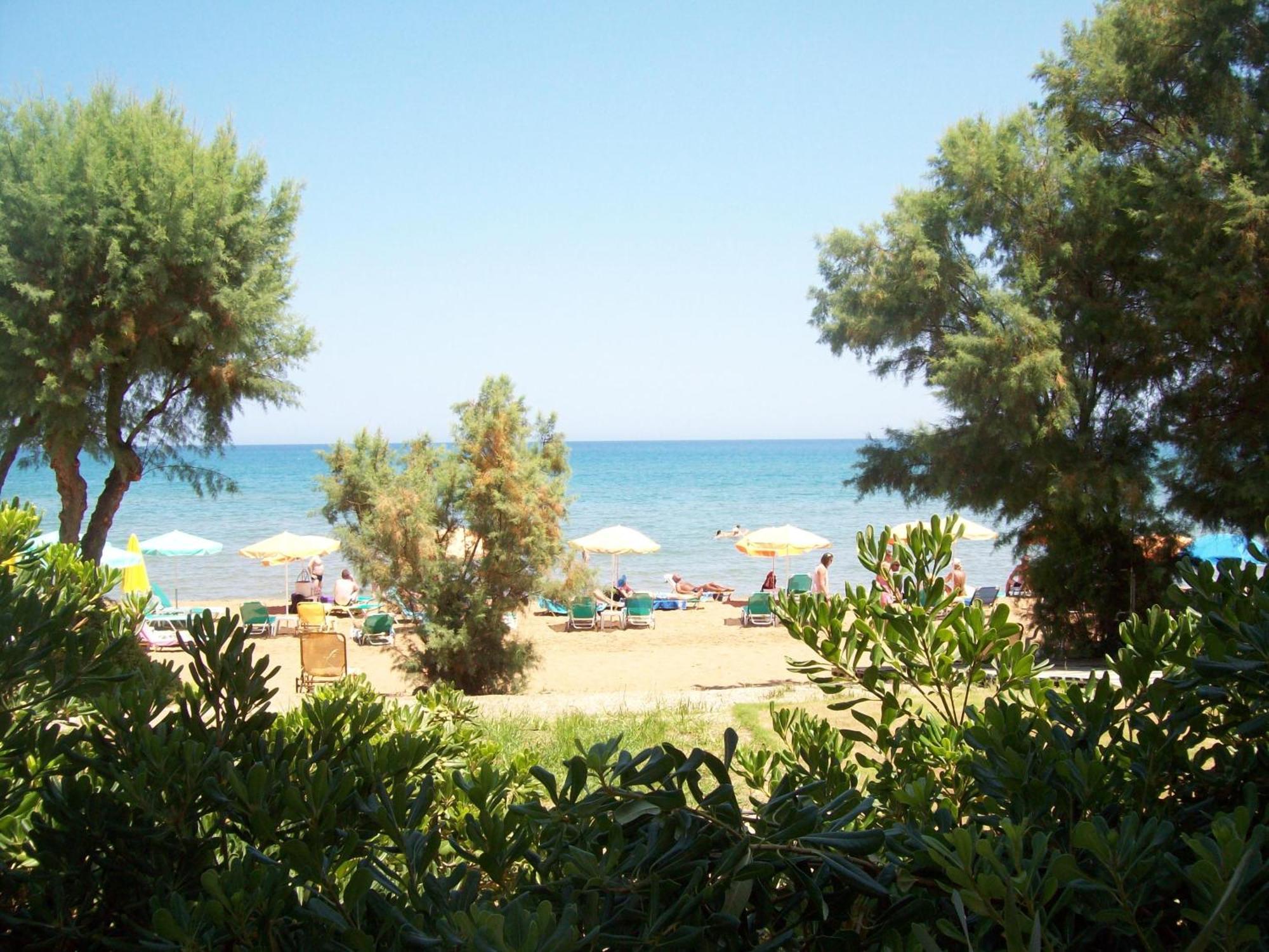 Kato Stalos Beach Dış mekan fotoğraf