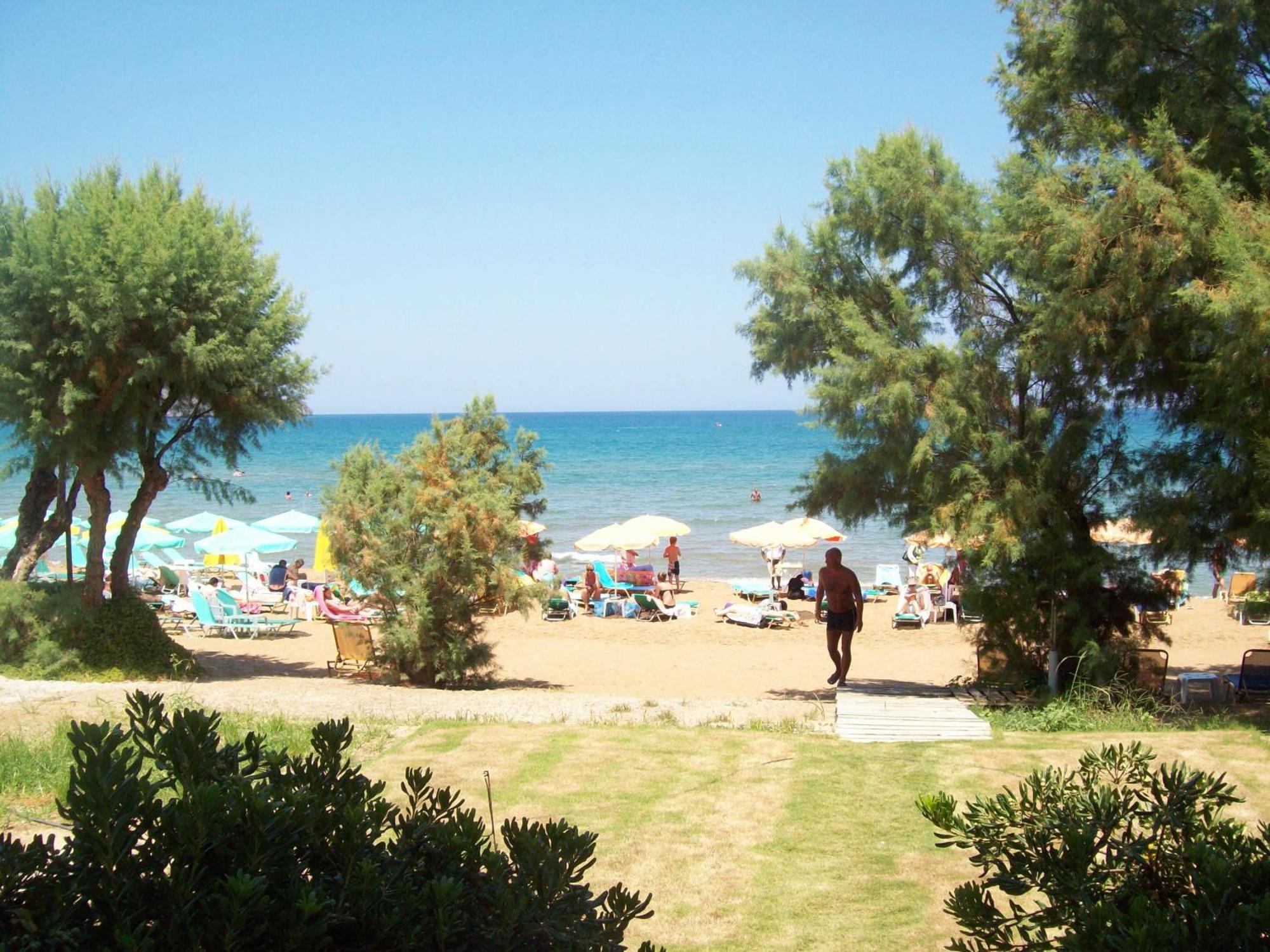 Kato Stalos Beach Dış mekan fotoğraf